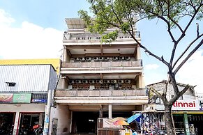 OYO Flagship 90890 Bratang Gede Residence