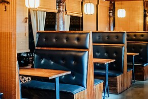 Yushili Hotel & Restaurant