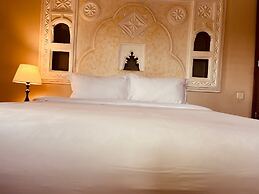 Yushili Hotel & Restaurant