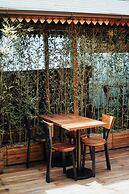 Yushili Hotel & Restaurant