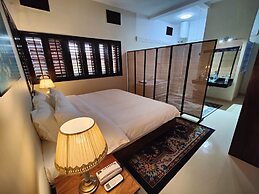 Yushili Hotel & Restaurant