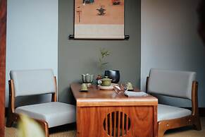 Yushili Hotel & Restaurant