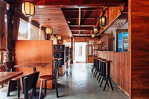 Yushili Hotel & Restaurant