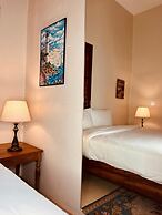 Yushili Hotel & Restaurant