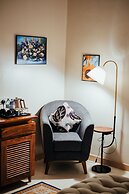 Yushili Hotel & Restaurant