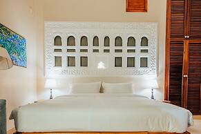 Yushili Hotel & Restaurant