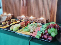 Yushili Hotel & Restaurant