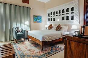 Yushili Hotel & Restaurant