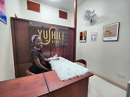 Yushili Hotel & Restaurant