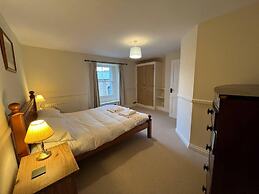 Stunning 4-bed Grade II House in the Lake District