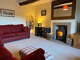 Stunning 4-bed Grade II House in the Lake District