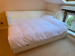 Stunning 4-bed Grade II House in the Lake District