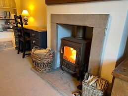 Stunning 4-bed Grade II House in the Lake District