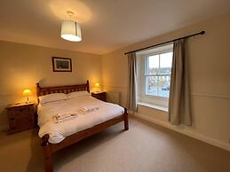 Stunning 4-bed Grade II House in the Lake District