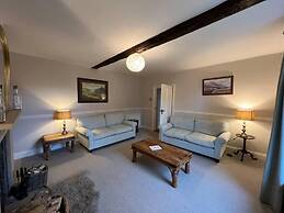 Stunning 4-bed Grade II House in the Lake District