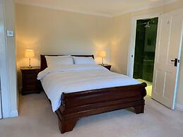 Stunning 4-bed Grade II House in the Lake District