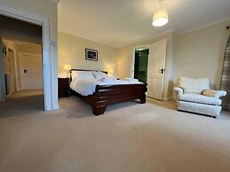 Stunning 4-bed Grade II House in the Lake District