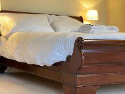 Stunning 4-bed Grade II House in the Lake District