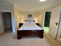 Stunning 4-bed Grade II House in the Lake District