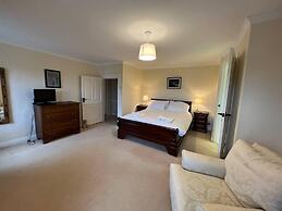 Stunning 4-bed Grade II House in the Lake District