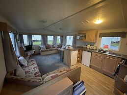 Charming 3-bed Static Caravan in Porthcawl