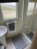 Charming 3-bed Static Caravan in Porthcawl