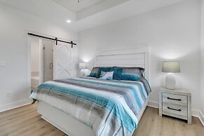 Just Beachy 3 Bedroom Home by RedAwning