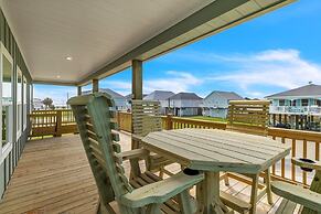 Just Beachy 3 Bedroom Home by RedAwning