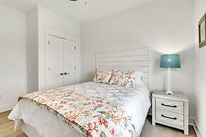 Just Beachy 3 Bedroom Home by RedAwning