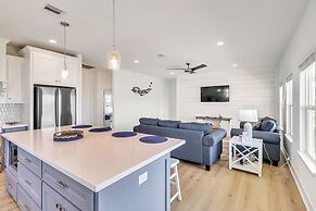 Just Beachy 3 Bedroom Home by RedAwning