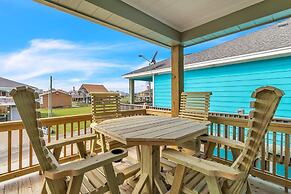 Just Beachy 3 Bedroom Home by RedAwning