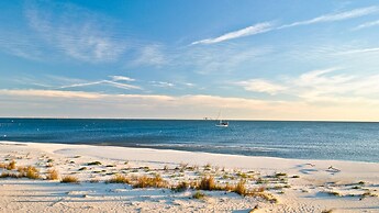 Heels In The Sand - 205 Magnolia Ct 3 Bedroom Home by RedAwning