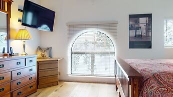 Bridges #308 4 Bedroom Condo by RedAwning