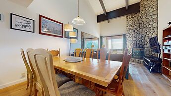 Bridges #308 4 Bedroom Condo by RedAwning