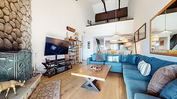 Bridges #308 4 Bedroom Condo by RedAwning