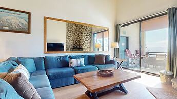 Bridges #308 4 Bedroom Condo by RedAwning