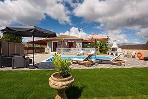 Villa Bora With Private Pool