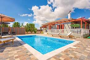 Villa Bora With Private Pool