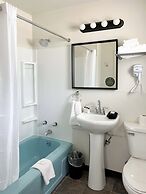 The Trail Inn - Melita, Manitoba - HWY 83/ HWY 3