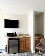 The Trail Inn - Melita, Manitoba - HWY 83/ HWY 3