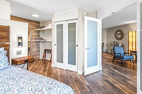 Refined Oceanfront Vistas