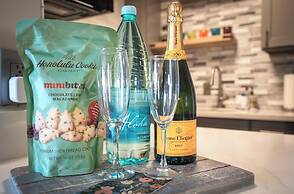 Refined Oceanfront Vistas