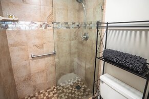 Refined Oceanfront Vistas