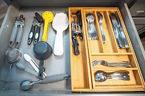 Refined Oceanfront Vistas