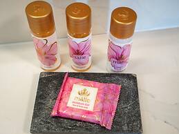 Refined Oceanfront Vistas