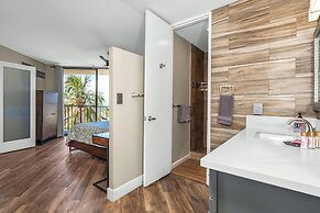 Refined Oceanfront Vistas