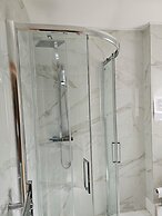 Umbrella Properties Apartment Birmingham