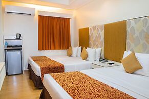 La Piazza Hotel and Convention Center