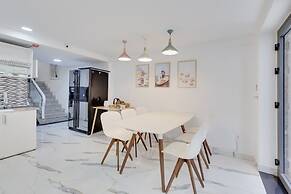 Saigon Authentic Hostel & Tours