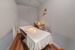 Bellapais Abbey Hotel